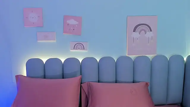 curvy rousi online show from November 5, 11:59 am