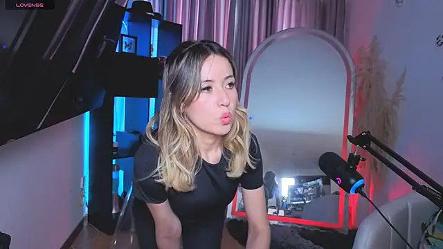 sexfire lalita online show from November 25, 7:15 pm