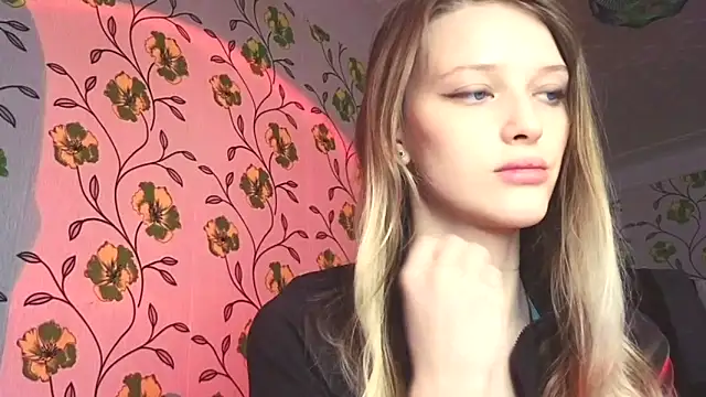 Evvie Summn1 online show from June 13, 6:22 am