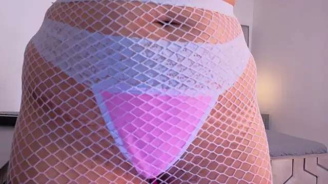 MAISE HILL1 online show from March 31, 2:17 pm