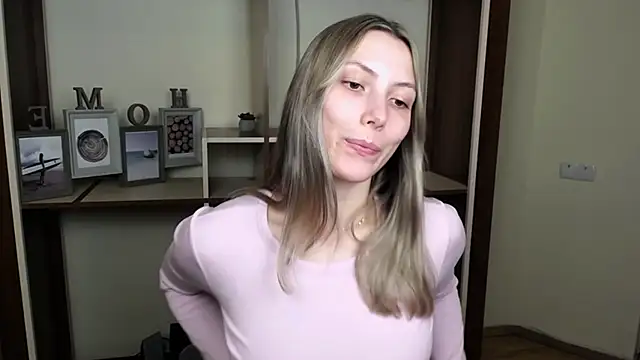 VanessaMay  online show from March 10, 6:23 pm