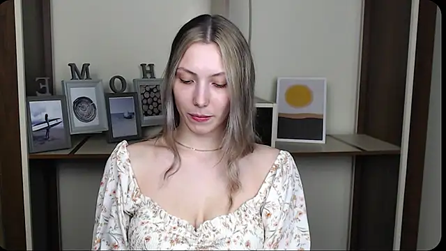 VanessaMay  online show from March 20, 5:18 pm