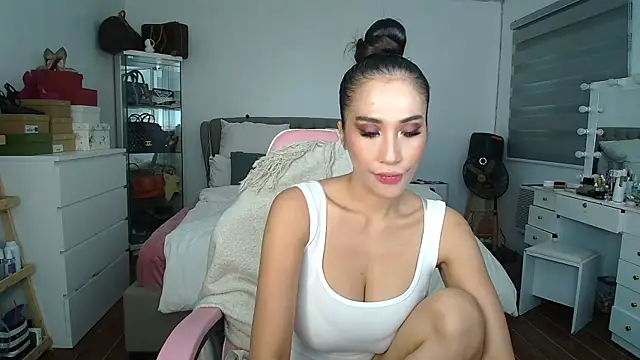 aya saki online show from January 7, 8:07 am