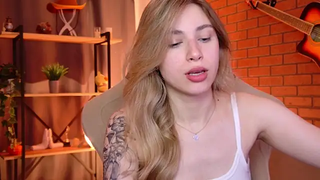 EllieCutes online show from June 9, 6:57 am