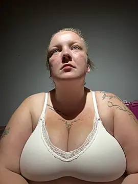 busty-bella1 online show from July 27, 8:39 pm