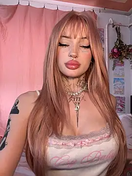 madelinexx online show from July 27, 2:25 pm