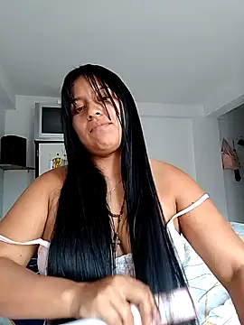  LATINA  online show from April 23, 9:06 pm