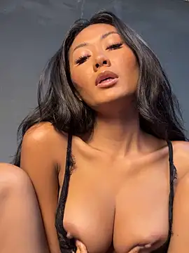 thai-dreamgirl online show from December 17, 11:42 pm