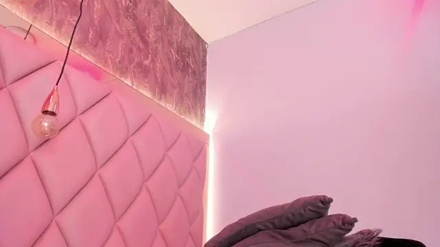 AntonellaQueenn online show from February 6, 11:24 am