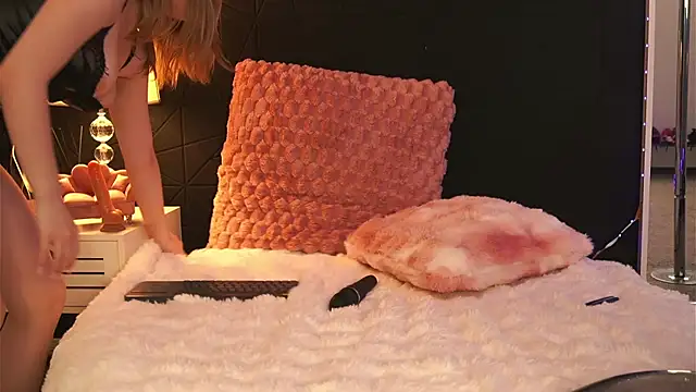 AlexissTexass online show from April 2, 1:41 pm