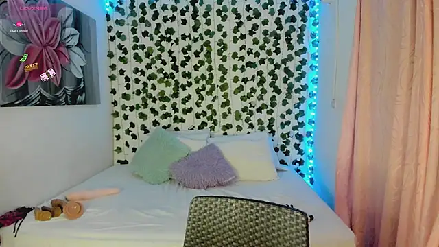 paulina delima   online show from September 23, 1:04 am