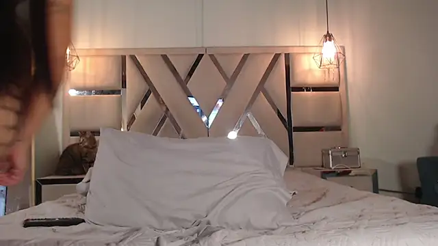 Luna Florez online show from July 20, 4:26 am