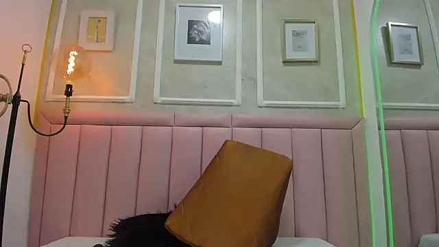 Ambber moon online show from December 3, 3:31 am