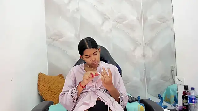 Snapshot of aitanacortes chatting on October 18, 1:47 pm aitanacortes online show from October 18, 1:47 pm