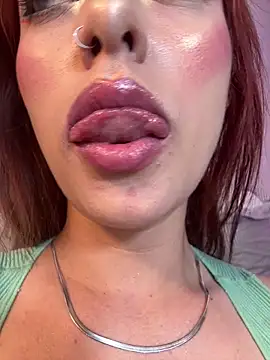 yesii hot online show from April 11, 3:01 am