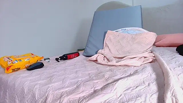 kira mz online show from November 26, 12:28 pm