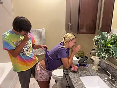 girlfriendmissy online show from July 12, 12:00 am