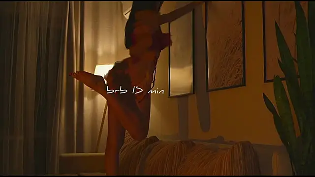 wowmolly online show from April 14, 3:01 pm