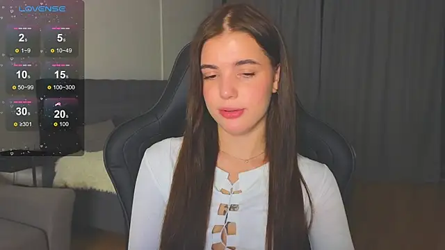 adrianawow1 online show from September 18, 9:46 pm