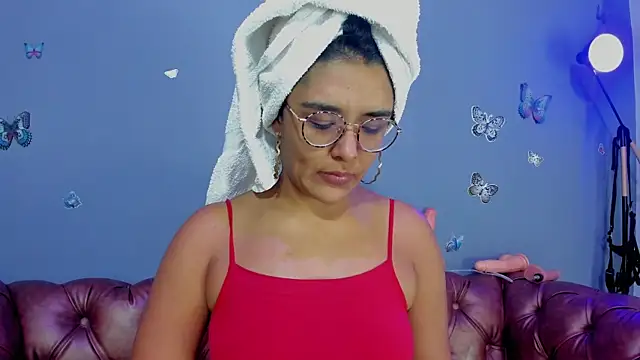 Kaira mosse online show from November 25, 11:45 am