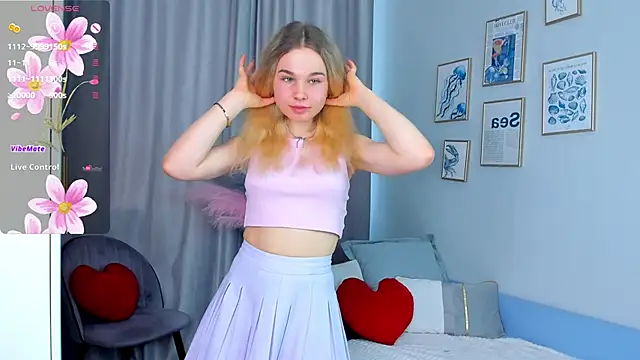 Snapshot of OdetteHarwick chatting on September 27, 9:49 am OdetteHarwick online show from September 27, 9:49 am