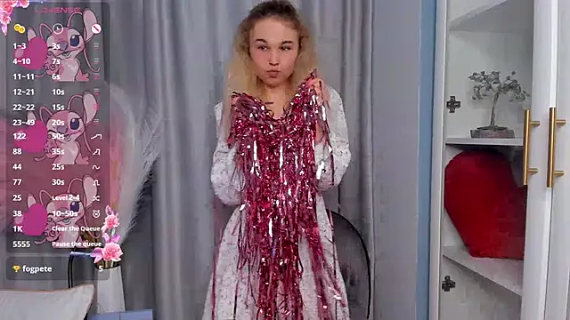 Snapshot of OdetteHarwick chatting on September 14, 8:23 am OdetteHarwick online show from September 14, 8:23 am