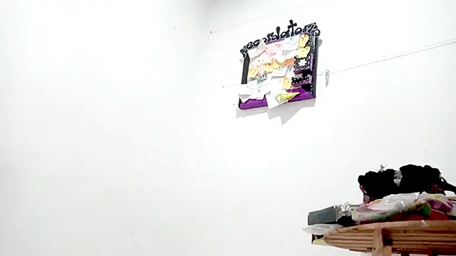 PetiteIvoryQueen19 online show from September 14, 1:42 pm