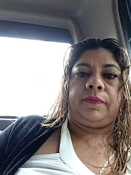 Laura-Hernandez online show from December 22, 3:15 pm