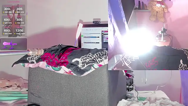 kira touka online show from December 14, 5:46 am