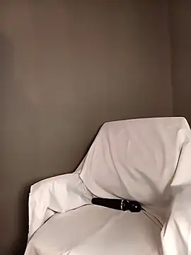 lisa larry88 online show from February 15, 7:51 am