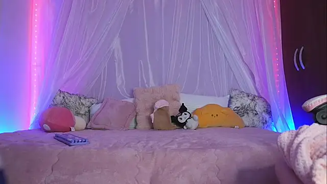 Lilou albrecht online show from March 31, 1:22 pm