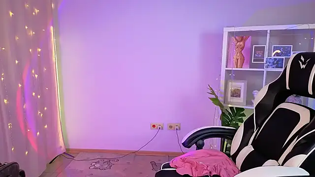 MelissaLovely  online show from June 3, 4:57 am