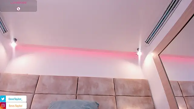 Eevee Taylor online show from March 21, 8:19 am