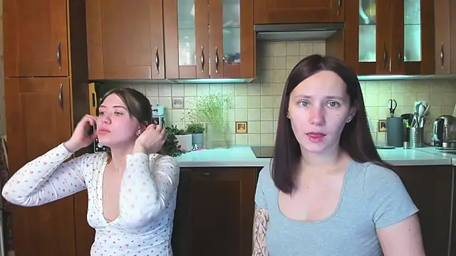 HotCaramellsTV online show from April 25, 10:40 am