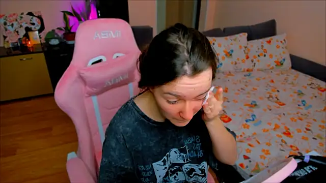 Snapshot of ameli_moon chatting on October 18, 3:26 pm ameli moon online show from October 18, 3:26 pm