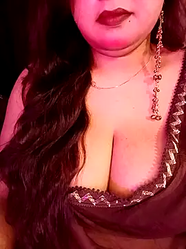 Suhanakhan00 online show from April 16, 8:36 am