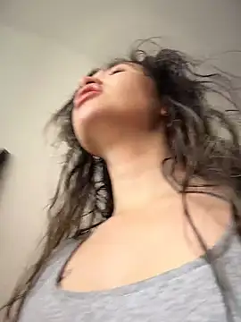 Sophie LS online show from April 12, 1:25 pm