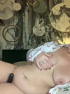 Laura Millf online show from January 16, 5:53 pm