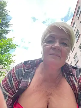 Laura Millf online show from June 29, 10:37 am