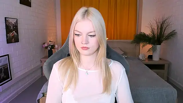 Snapshot of GraceGlamour chatting on October 10, 5:12 am GraceGlamour online show from October 10, 5:12 am
