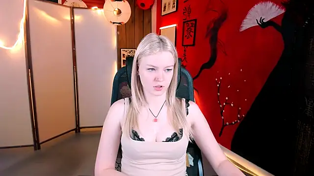 Snapshot of GraceGlamour chatting on October 14, 5:10 am GraceGlamour online show from October 14, 5:10 am