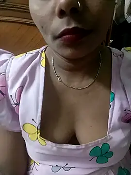 NairaSaxena online show from July 29, 4:51 pm