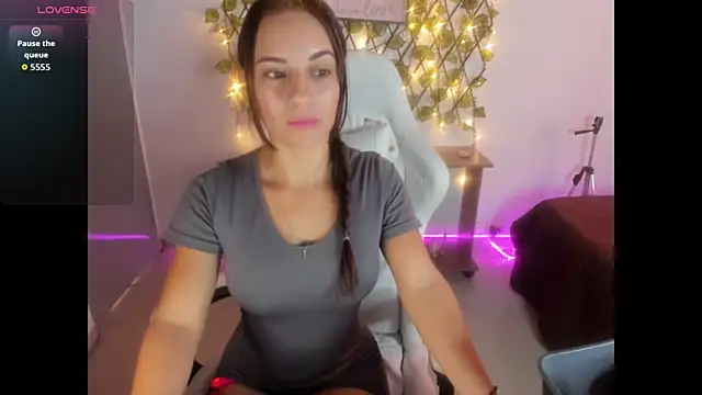 Snapshot of Sara_lopez_28 chatting on September 10, 2:39 pm Sara lopez 28 online show from September 10, 2:39 pm