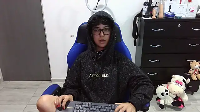 thomascooper7 online show from January 15, 2:39 am