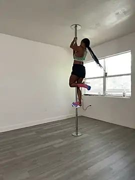 Snapshot of miamiworld chatting on September 15, 2:36 pm miamiworld online show from September 15, 2:36 pm