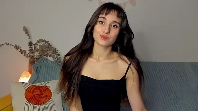 erika hoiree online show from October 26, 5:03 am