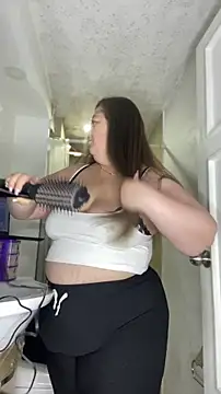 Snapshot of Chloee_Peach chatting on October 22, 2:05 am Chloee Peach online show from October 22, 2:05 am