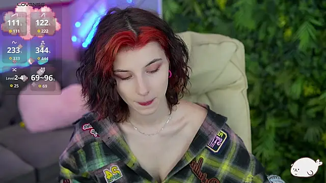HaylaAmber online show from June 9, 1:10 pm