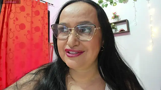 Gia Nahomi online show from January 7, 10:46 pm