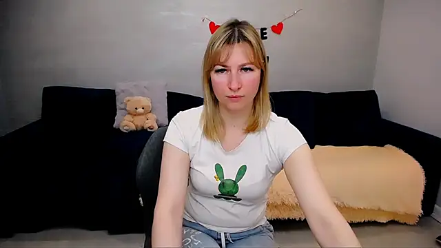 Incredible Ariela online show from May 10, 9:00 am